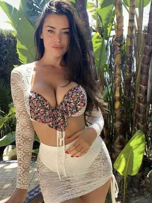 Female Escorts in saket